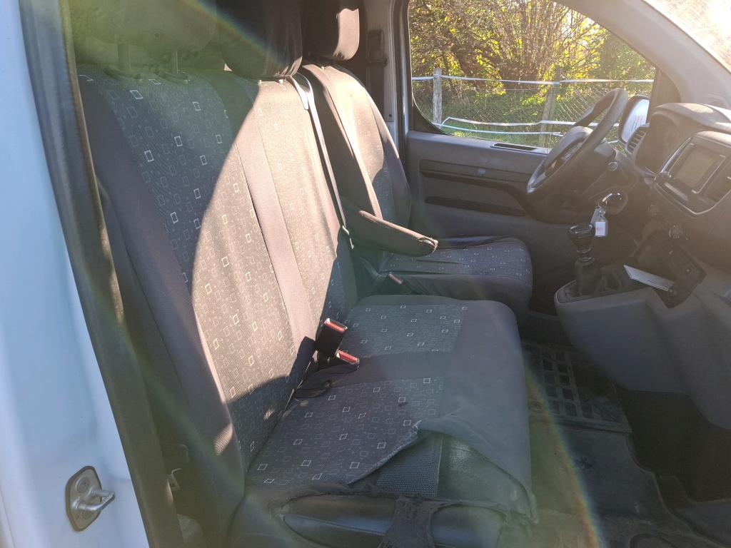 Peugeot EXPERT FGN TOLE STANDARD 2.0 BLUEHDI 120 S&S BVM6 ASPHALT 2020