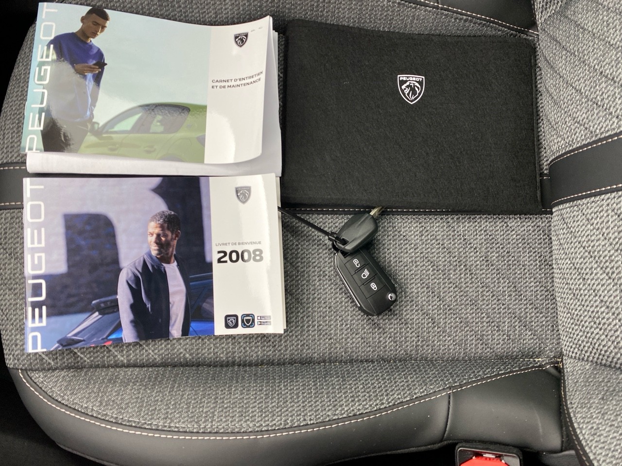 Peugeot 2008 PureTech 130 S&S EAT8 Allure 2024