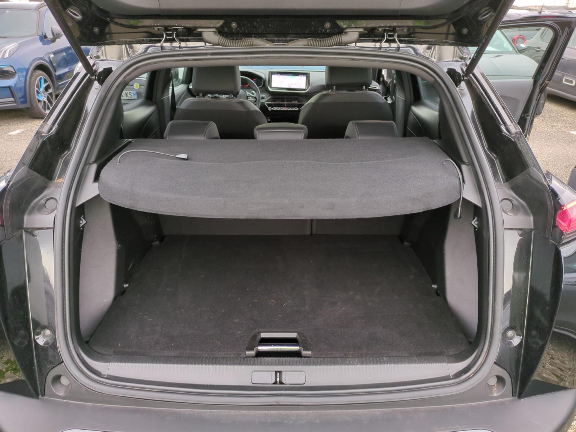 Peugeot 2008 Hybrid 136 e-DCS6 Allure 2024