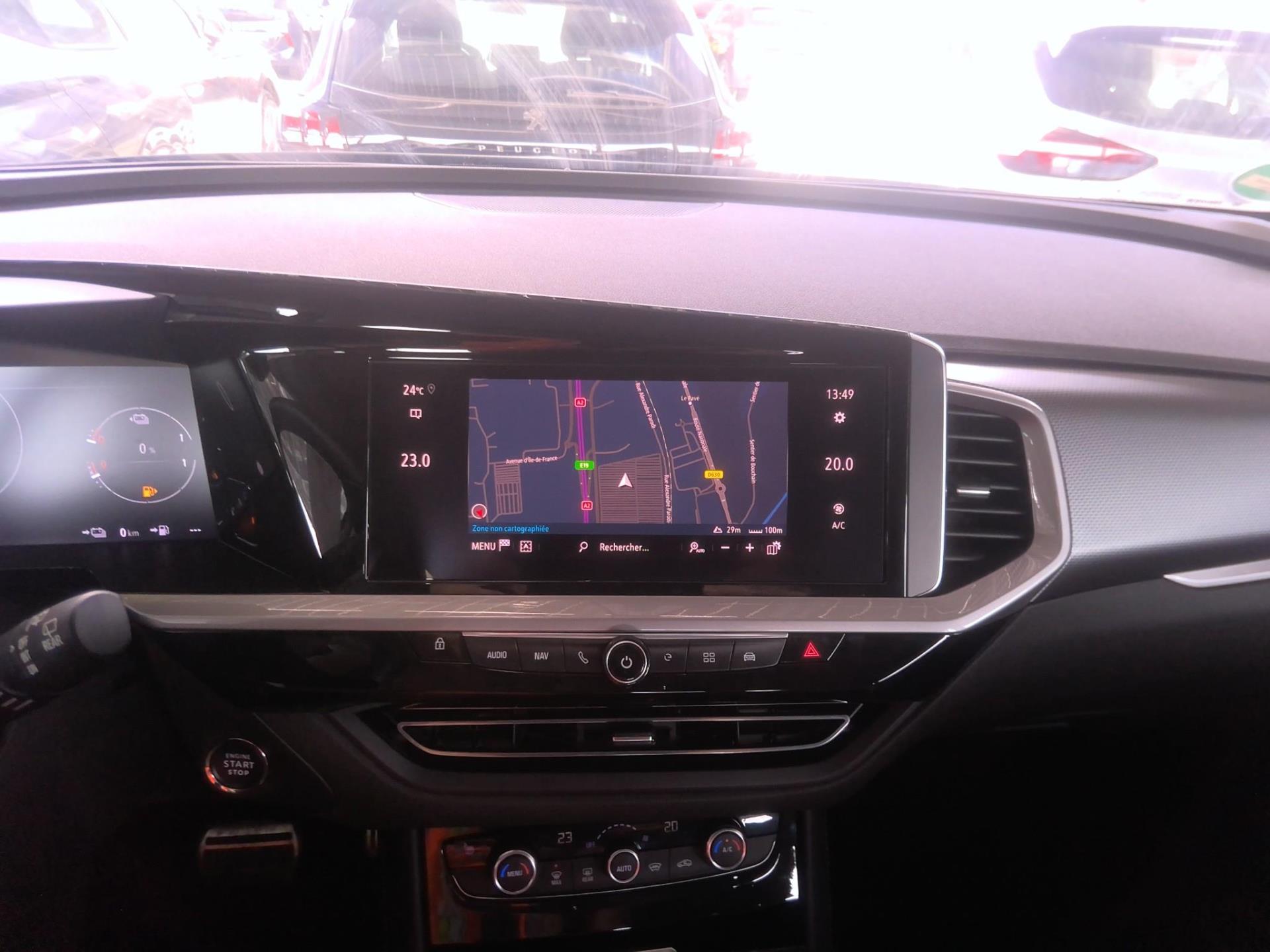 Opel Grandland Hybrid 225 ch BVA8 Design & Tech 2022