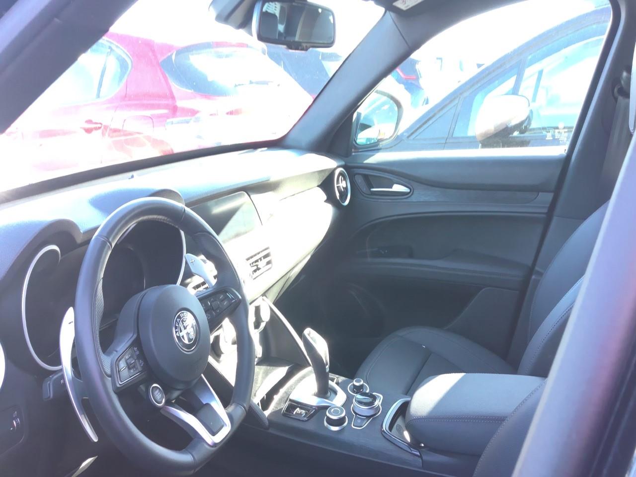 Foto Alfa Romeo Stelvio 3