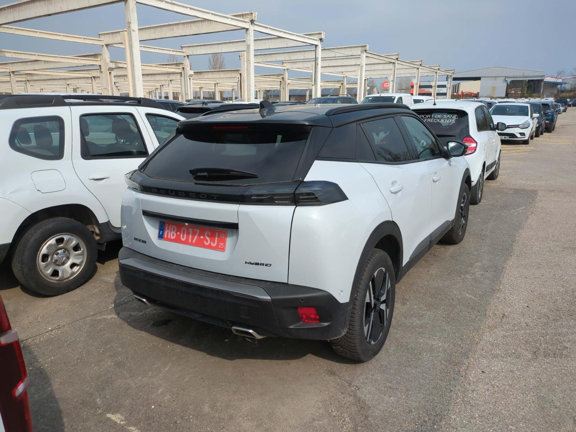 Peugeot 2008 Hybrid 136 e-DCS6 GT 2025