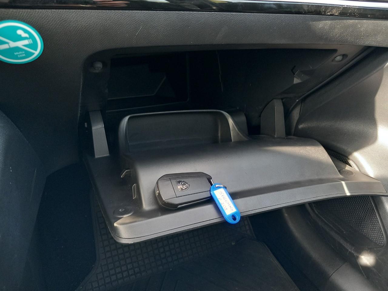 Foto Peugeot 308 8