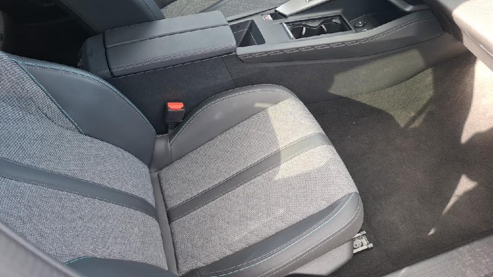 Foto Peugeot 408 9