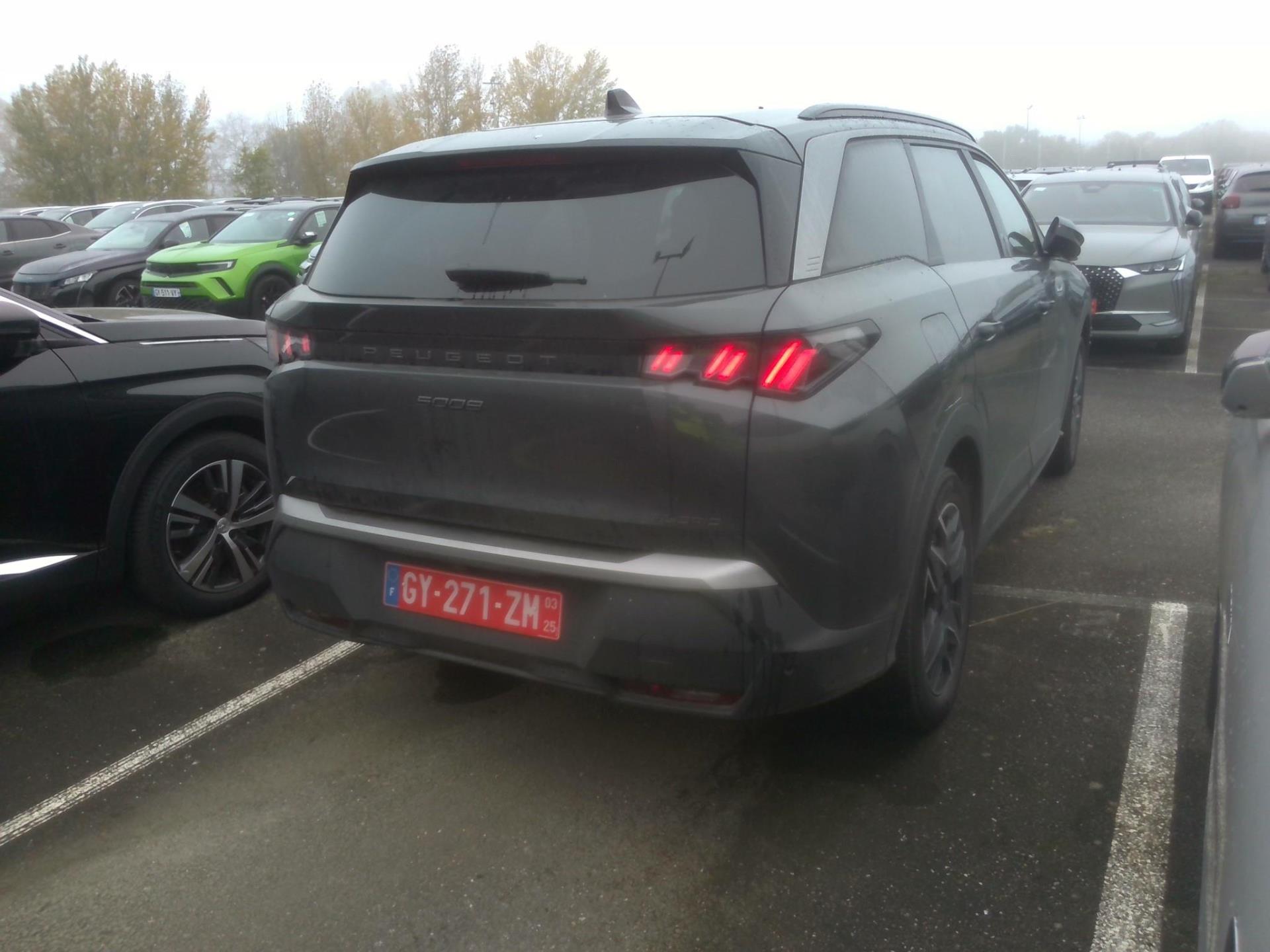 Peugeot 5008 Hybrid 136 e-DCS6 Allure 2024