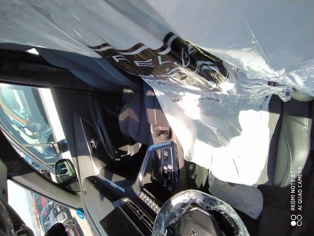 Foto Peugeot 3008 Hybrid 13
