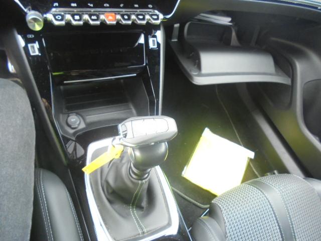 Foto Peugeot 2008 11