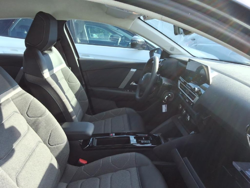 Foto Citroën C4 X 11