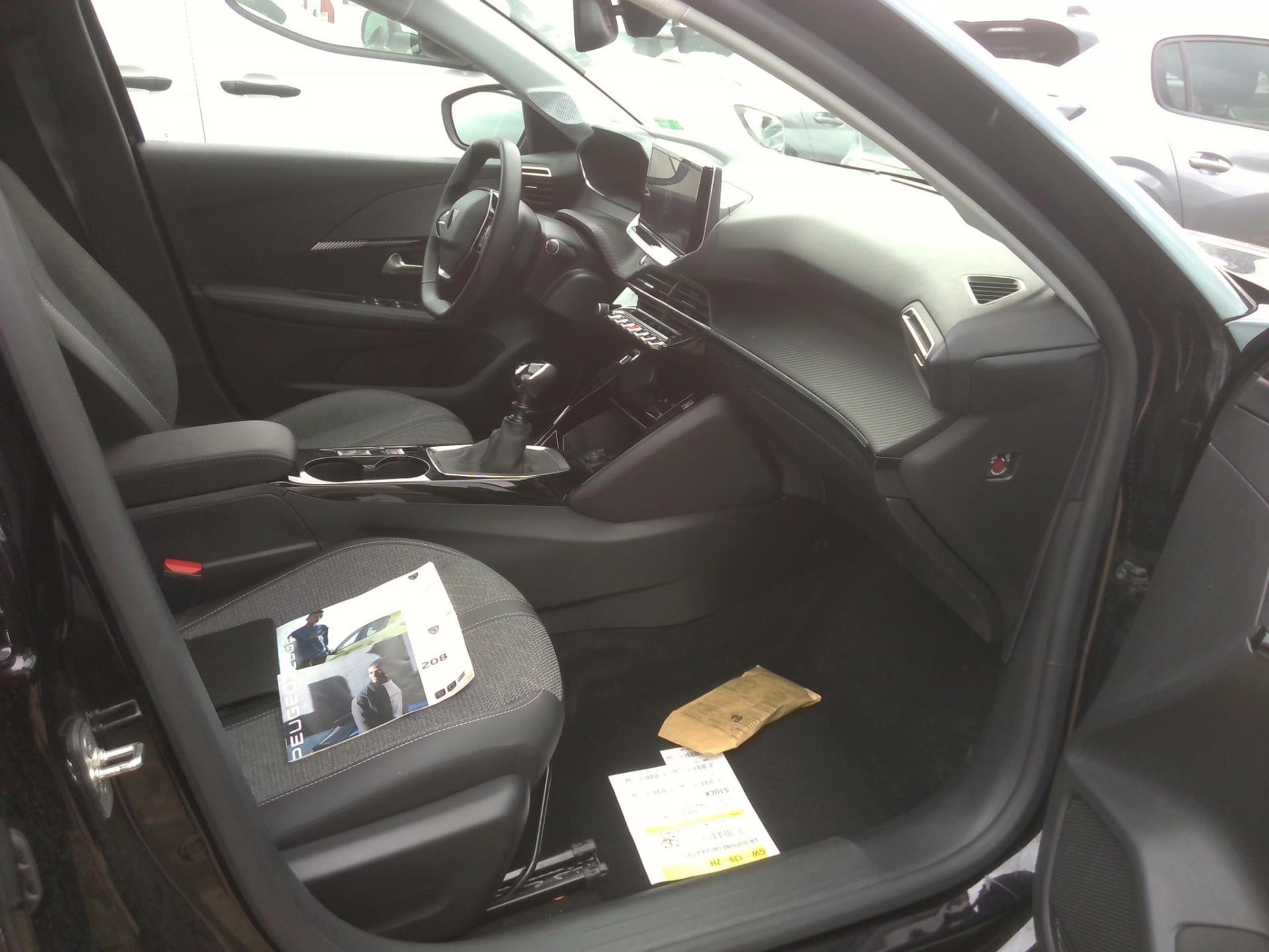 Peugeot 208 PureTech 100 S&S BVM6 Allure 2024