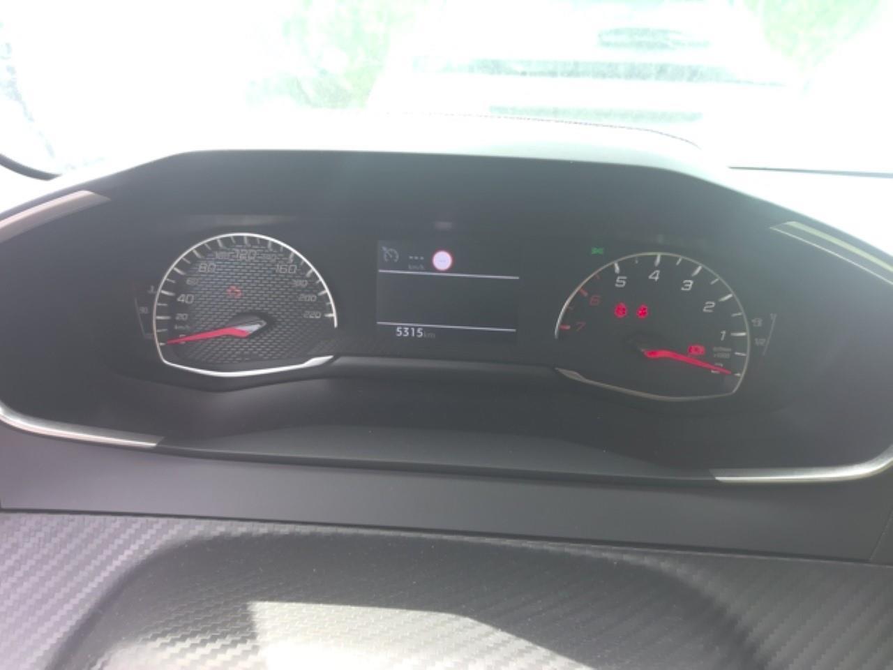 Foto Peugeot 208 11