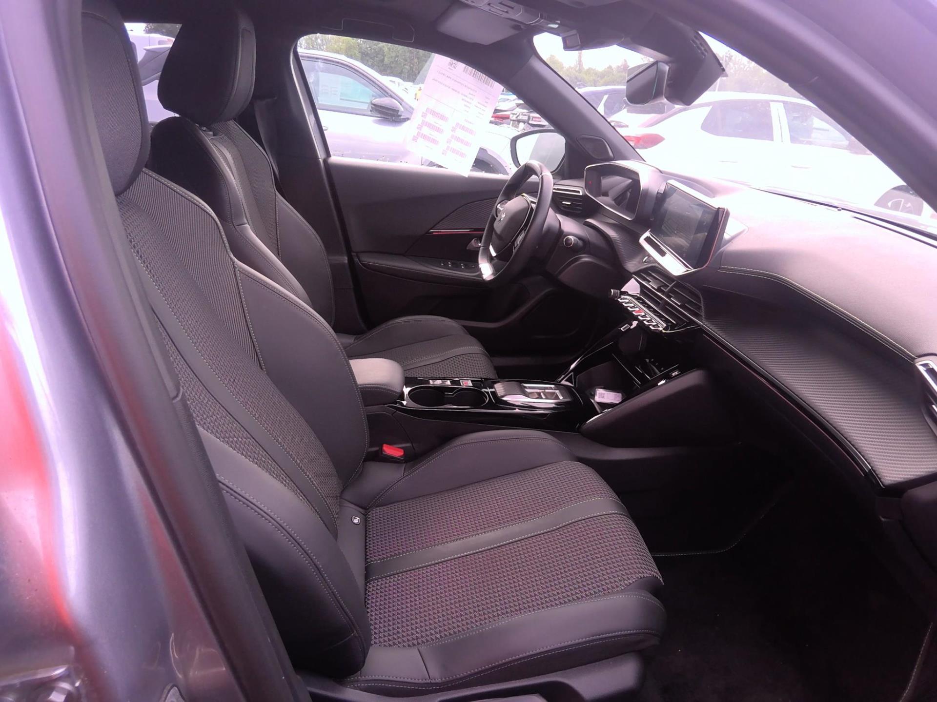 Peugeot 2008 Electrique 136 ch GT 2022