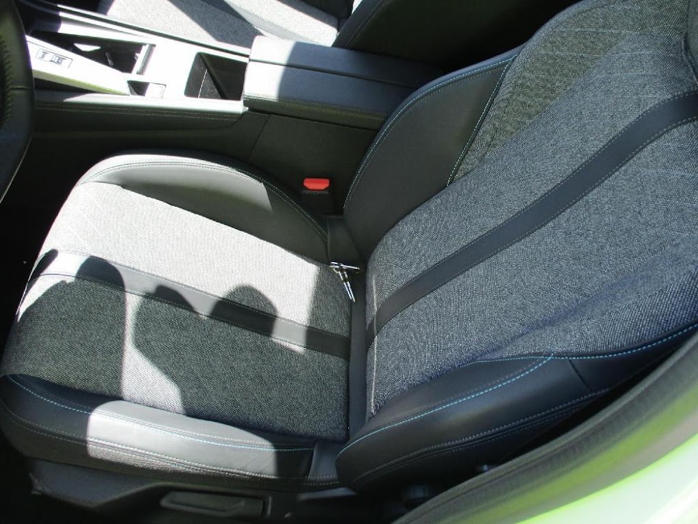 Foto Peugeot 408 17