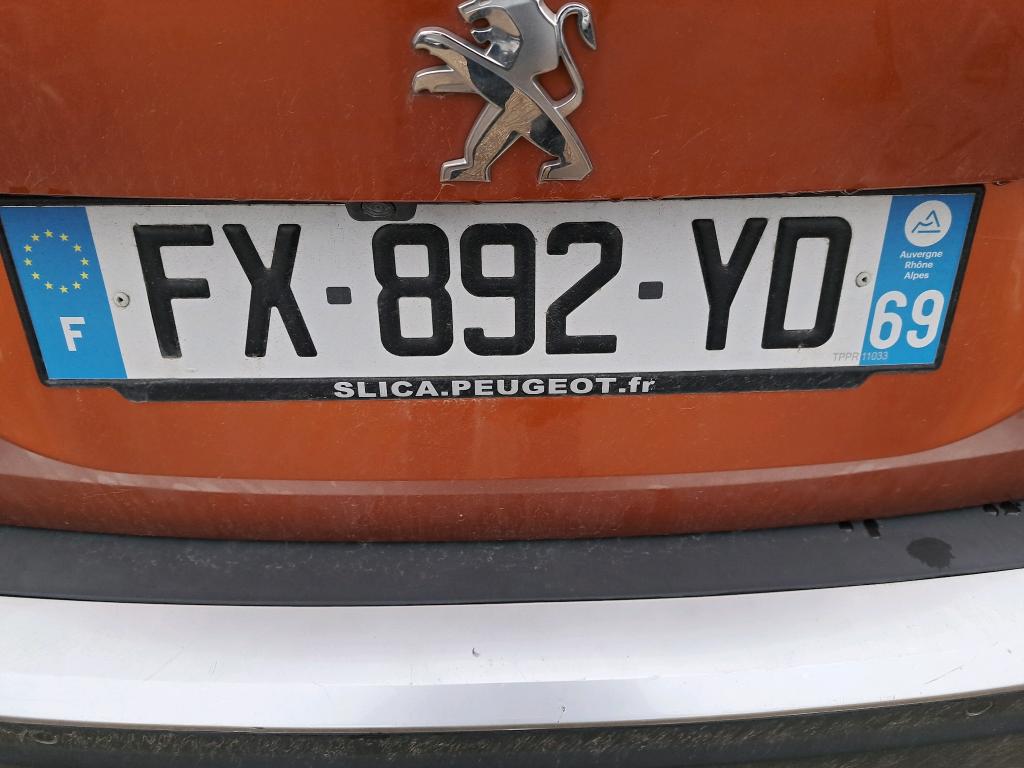 Peugeot 2008 BlueHDi 130 S&S EAT8 Allure 2021