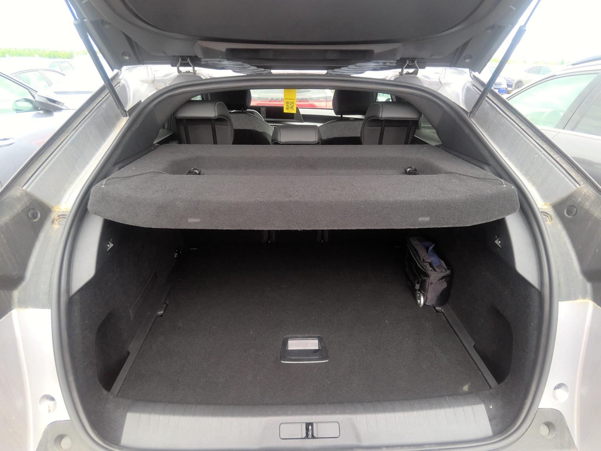 Peugeot 3008 Plug-in Hybrid 195 e-DCS7 Allure 2025