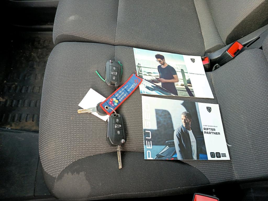 Peugeot PARTNER FOURGON M 950 KG BLUEHDI 100 S&S BVM6  2023