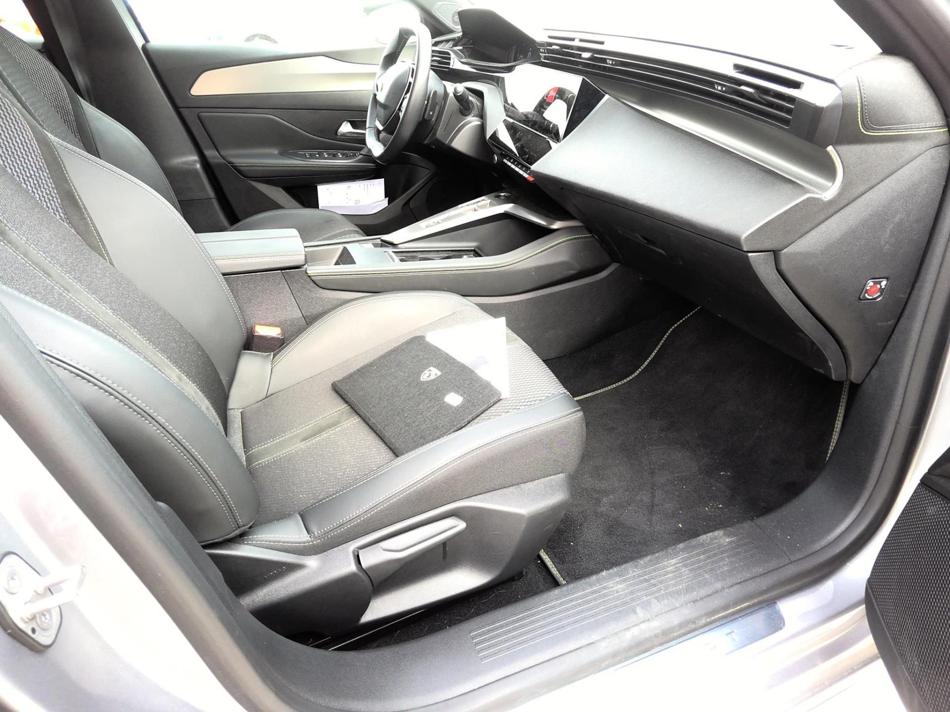 Peugeot 308 Hybrid 136 e-DCS6 GT 2024