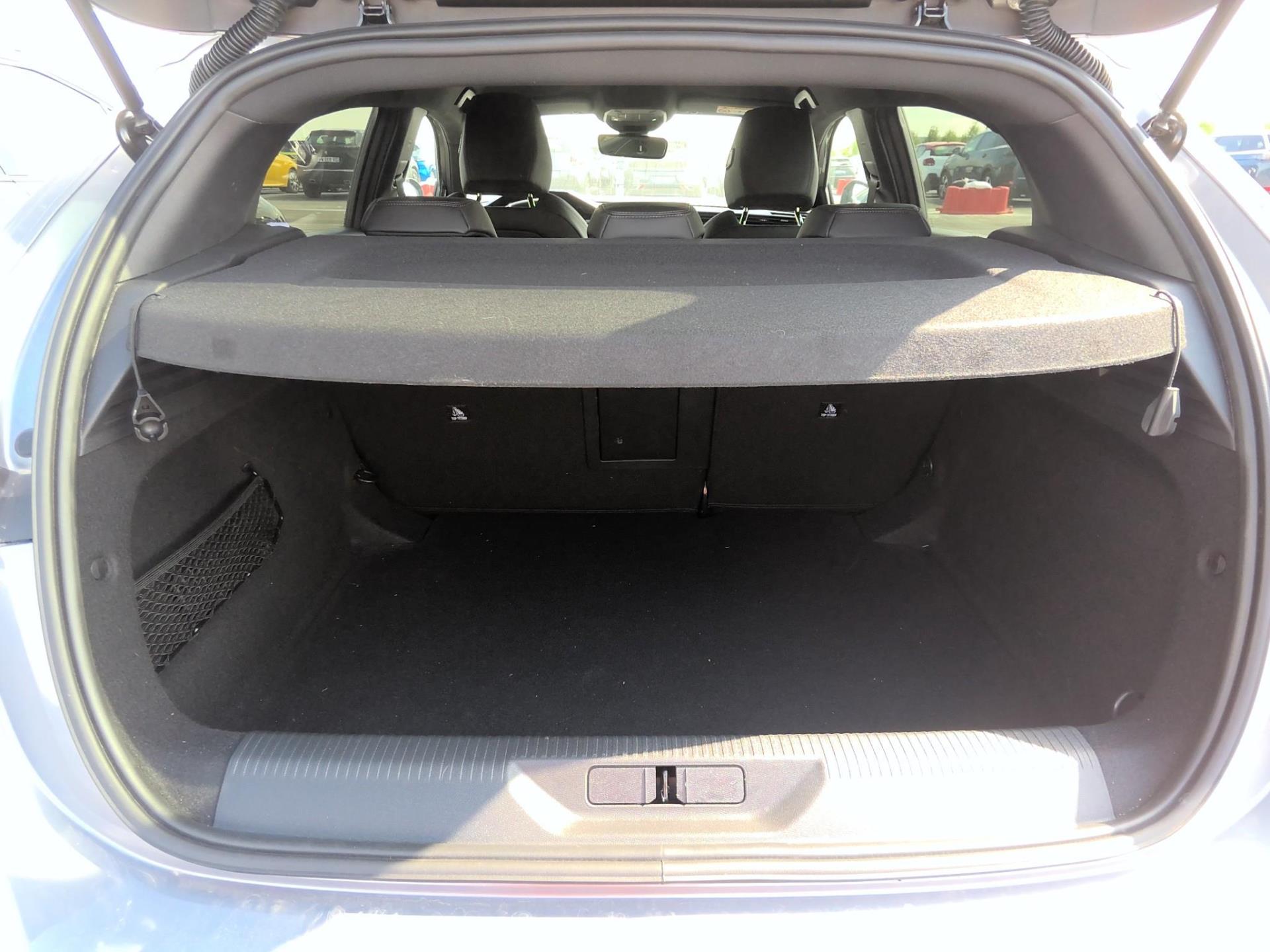 Peugeot 308 Hybrid 136 e-DCS6 GT 2024