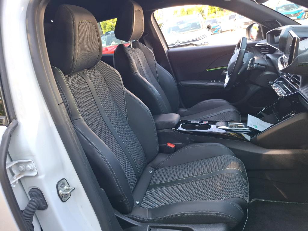 Peugeot 2008 BlueHDi 130 S&S EAT8 GT 2022