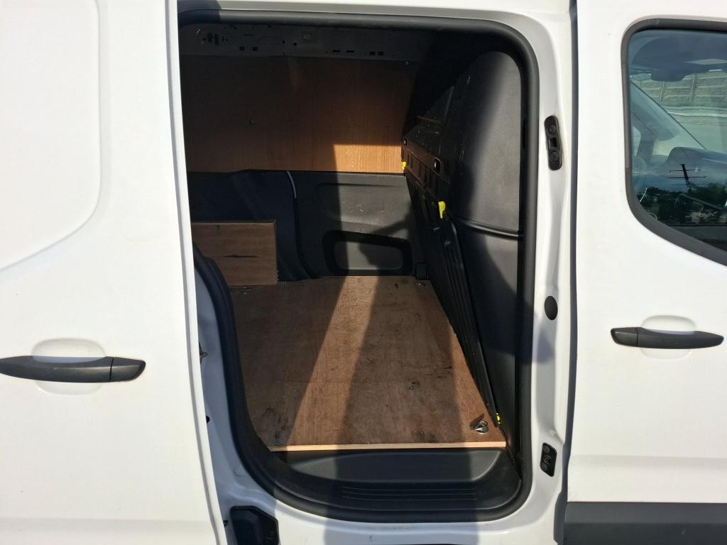 Peugeot PARTNER FOURGON STANDARD 650 KG BLUEHDI 130 S&S EAT8 ASPHALT 2022
