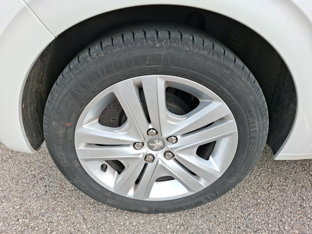 Peugeot 208 1.2 PureTech 82ch BVM5 Style 2017