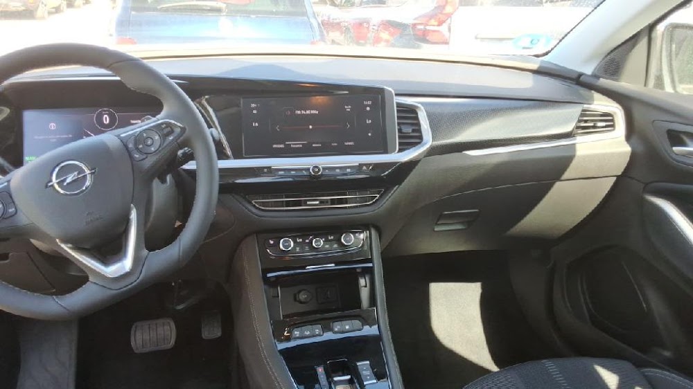 Foto Opel Grandland PHEV 14