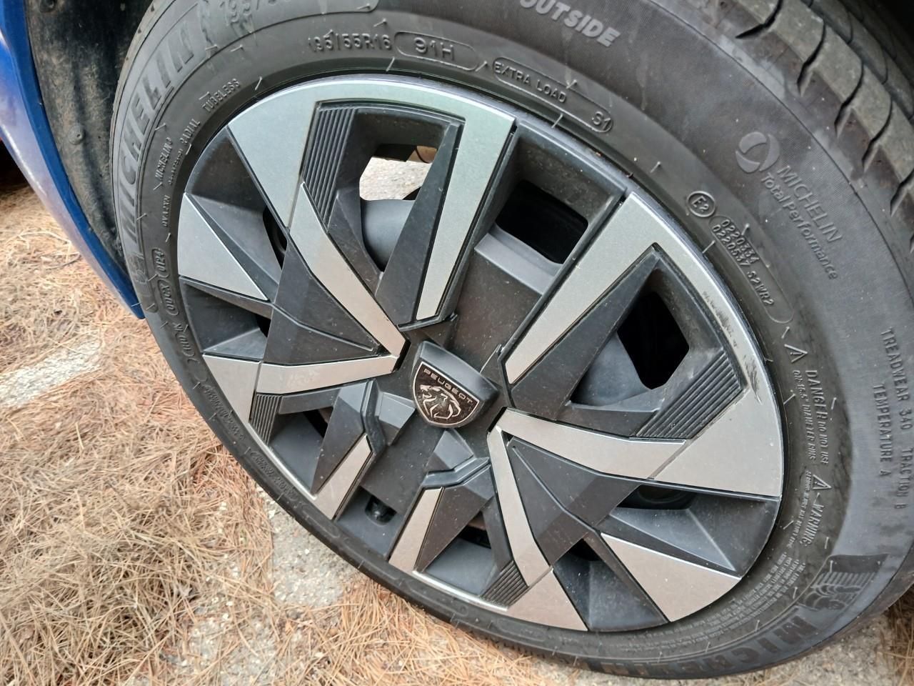 Foto Peugeot 208 25