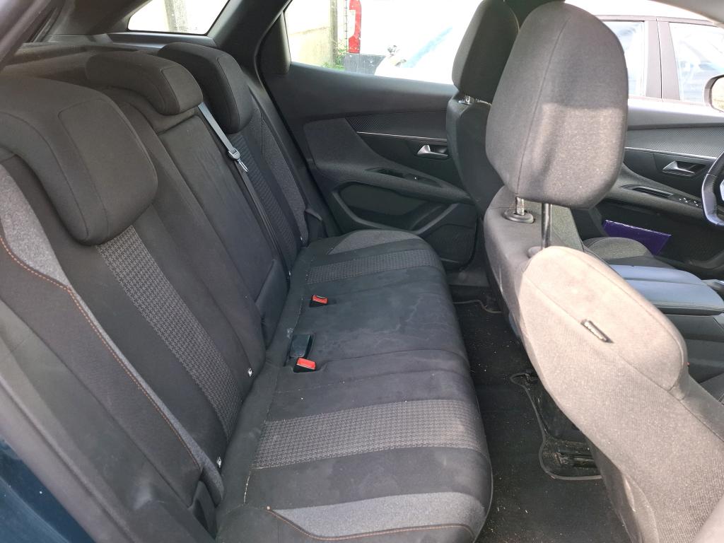 Peugeot 3008 BlueHDi 130ch S&S EAT8 Active Business 2021