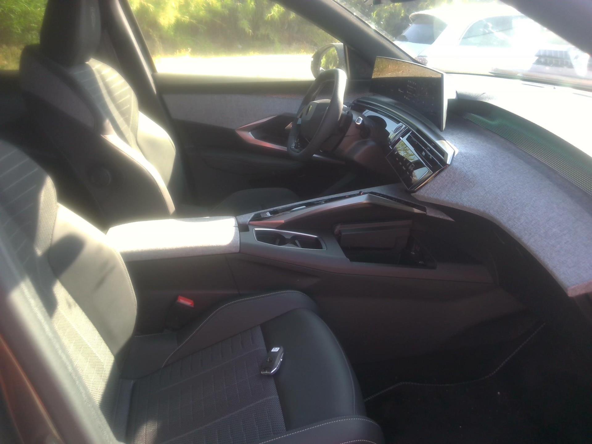 Peugeot 5008 Hybrid 136 e-DCS6 GT 2025
