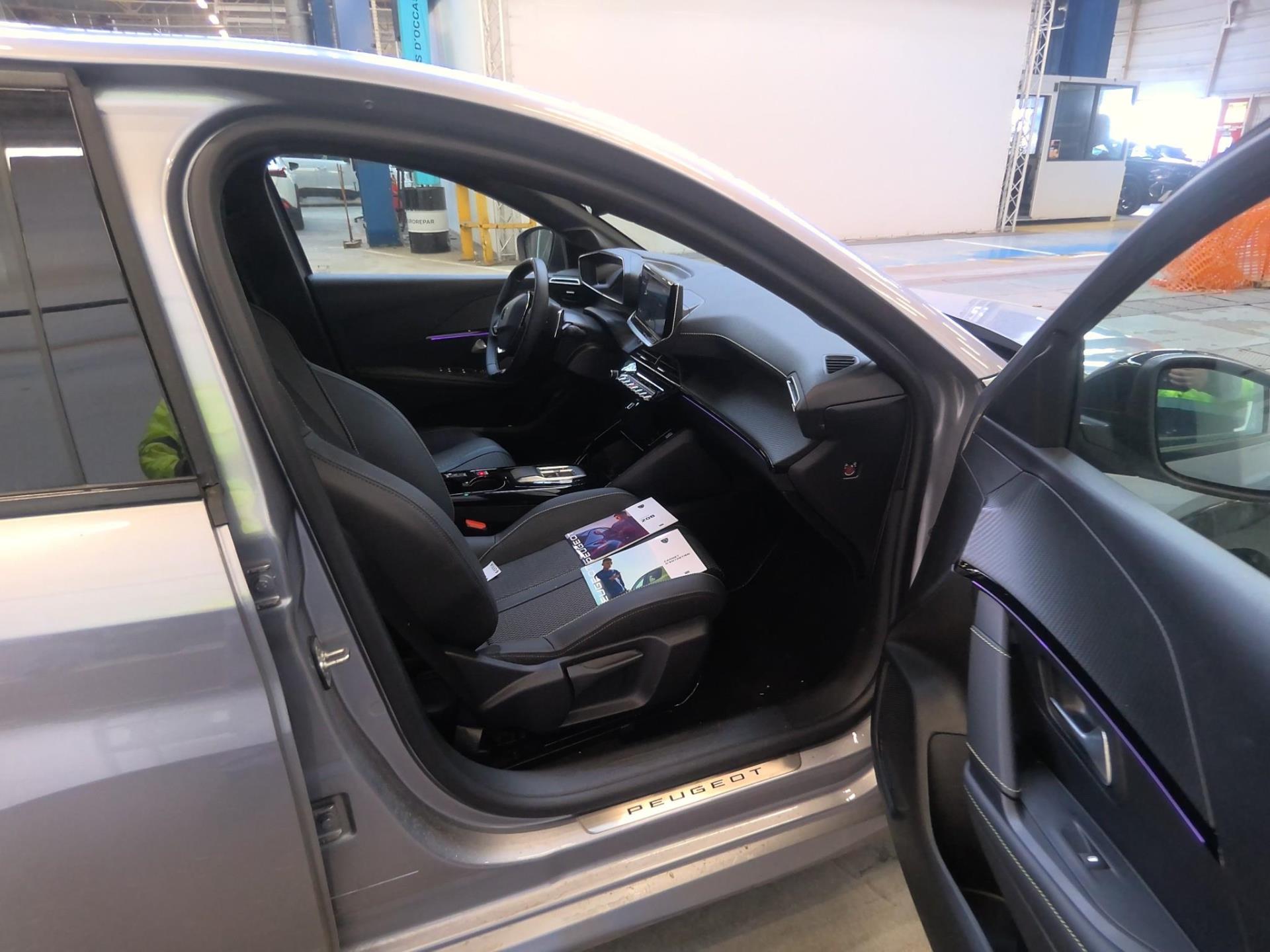 Peugeot 208 Hybrid 110 e-DCS6 GT 2025