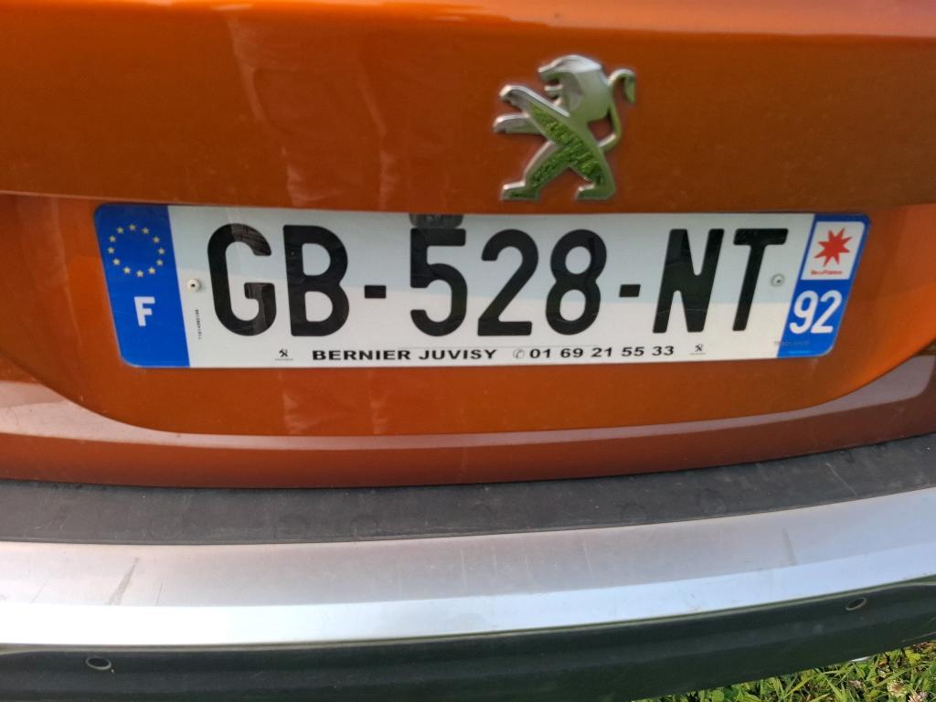 Peugeot 2008 BlueHDi 130 S&S EAT8 Allure 2021