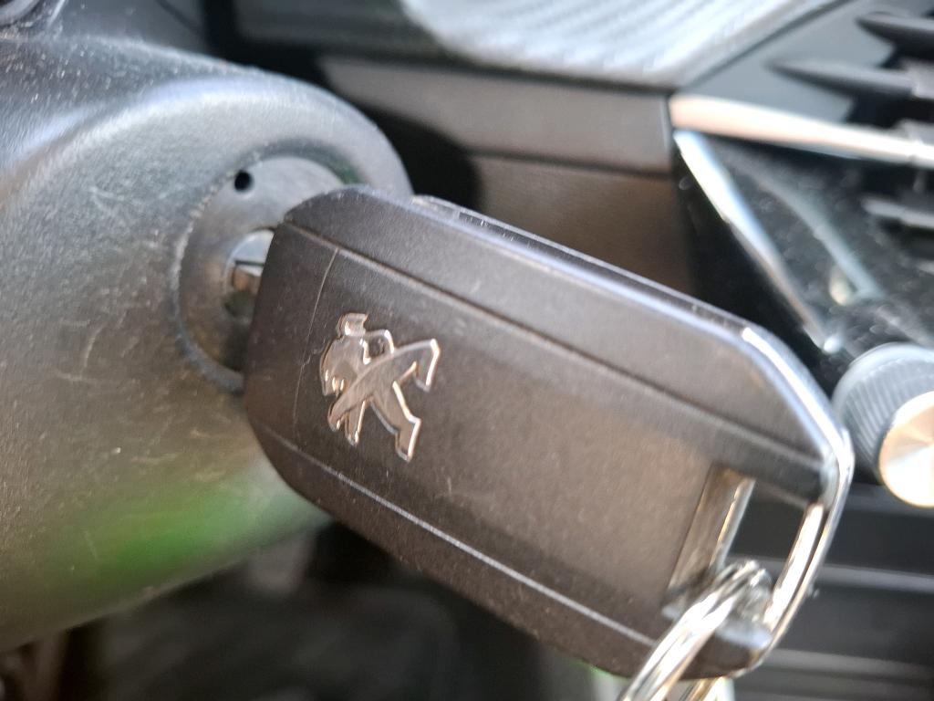 Peugeot 208 PureTech 100 S&S BVM6 Active Pack 2023