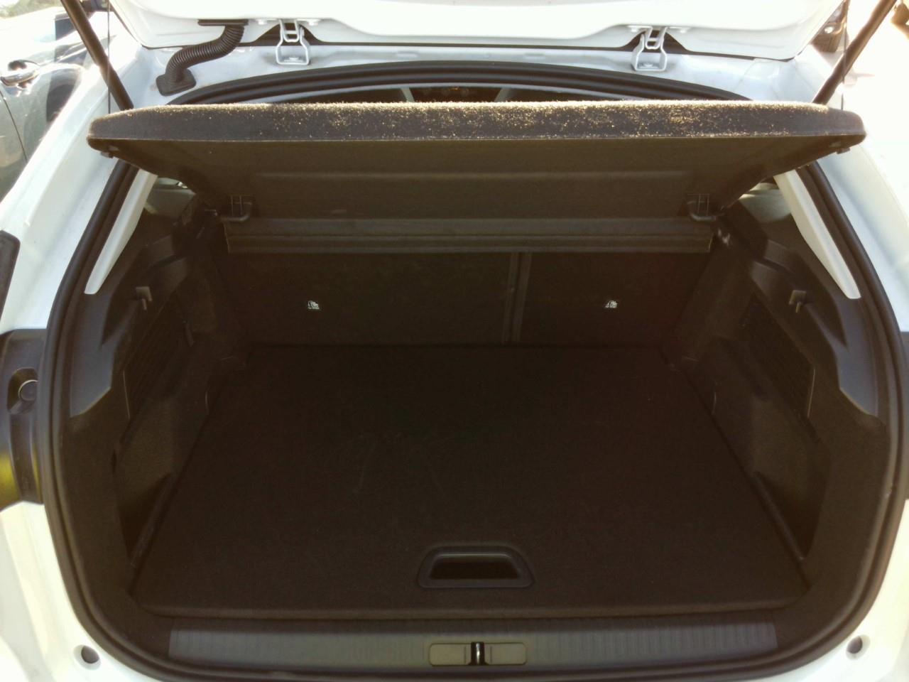 Foto Citroën C4 X 19