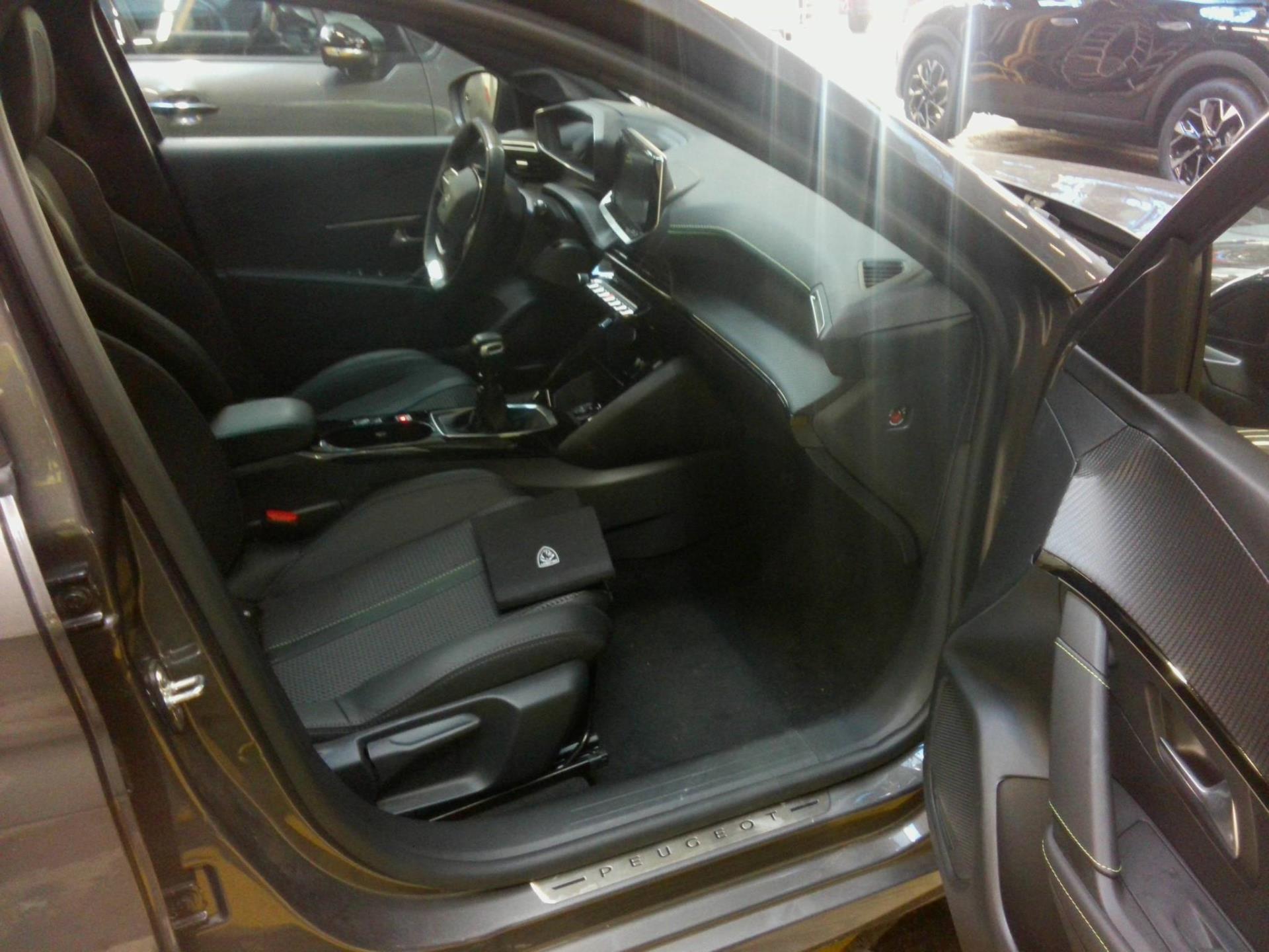 Peugeot 208 PureTech 100 S&S BVM6 GT 2023