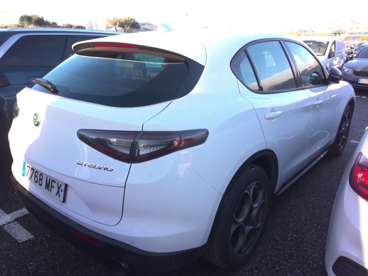 Foto Alfa Romeo Stelvio 3
