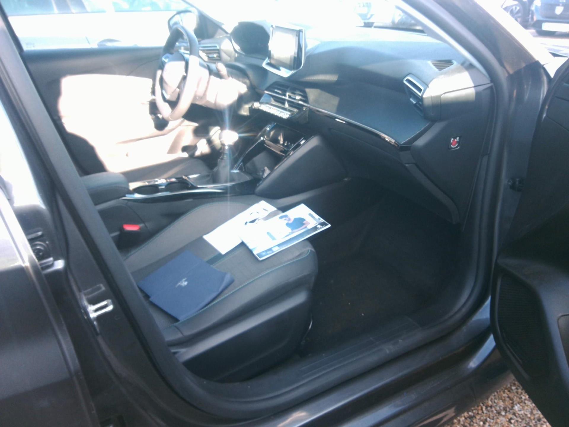 Peugeot 208 PureTech 100 S&S BVM6 Allure 2023
