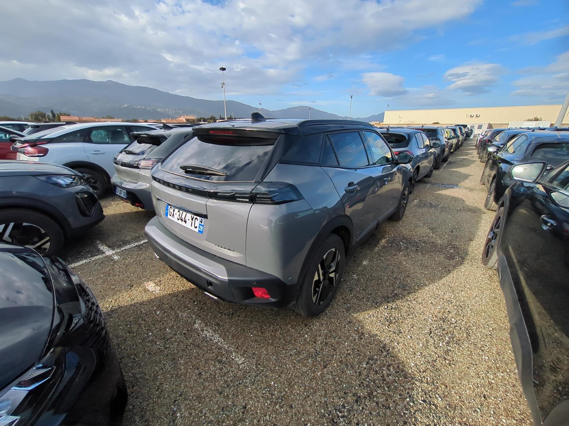 Peugeot 2008 Hybrid 136 e-DCS6 GT 2024