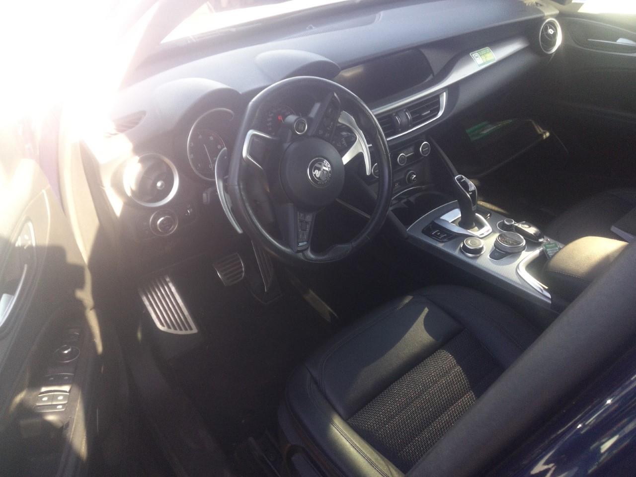 Foto Alfa Romeo Stelvio 4