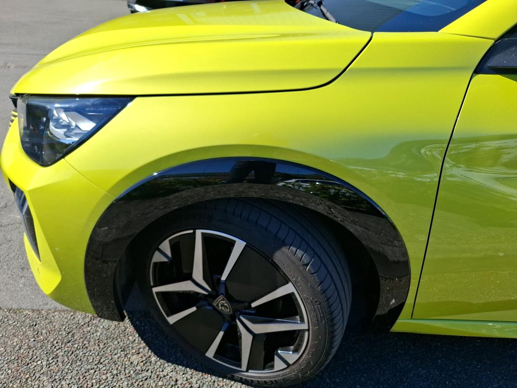 Peugeot 208 Hybrid 136 e-DCS6 GT 2025