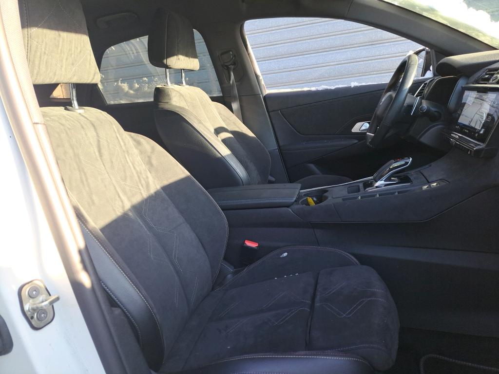 DS DS7 Crossback BlueHDi 130 EAT8 Performance Line+ 2021