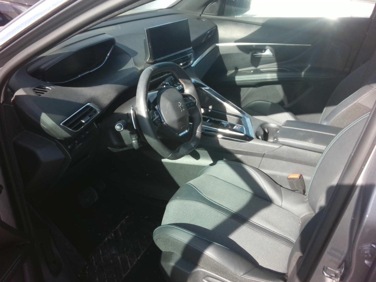 Foto Peugeot 3008 Plug-in Hybrid 3