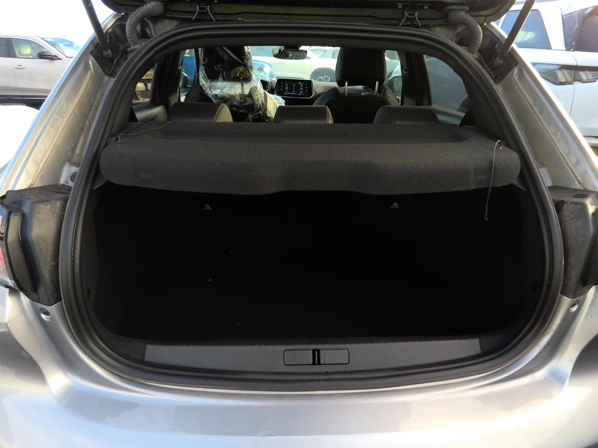 Peugeot 208 BlueHDi 100 S&S BVM6 GT 2023