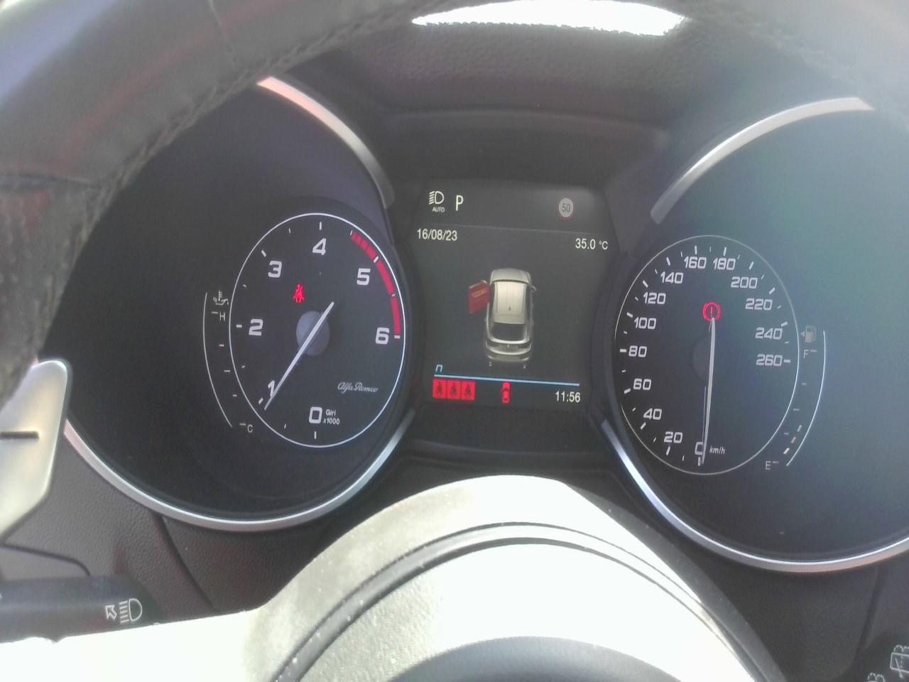 Foto Alfa Romeo Stelvio 8