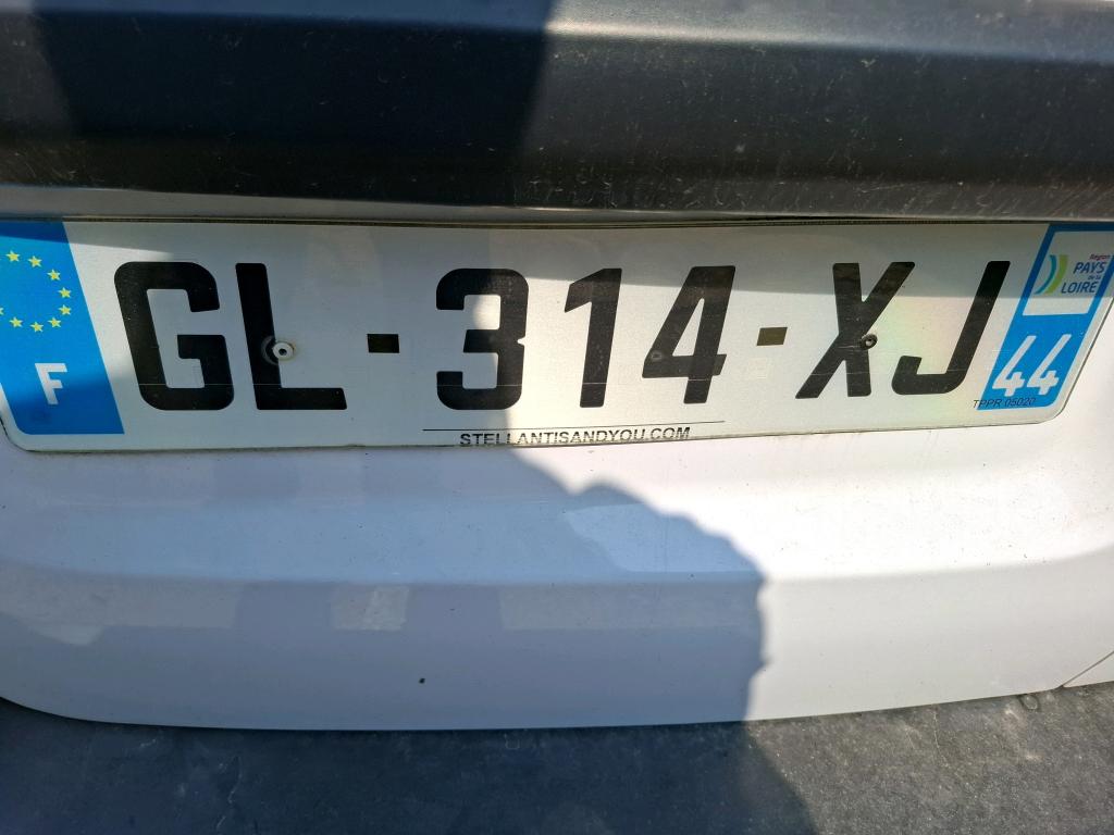 Peugeot EXPERT FGN TOLE STANDARD BLUEHDI 145 S&S EAT8 ASPHALT 2023