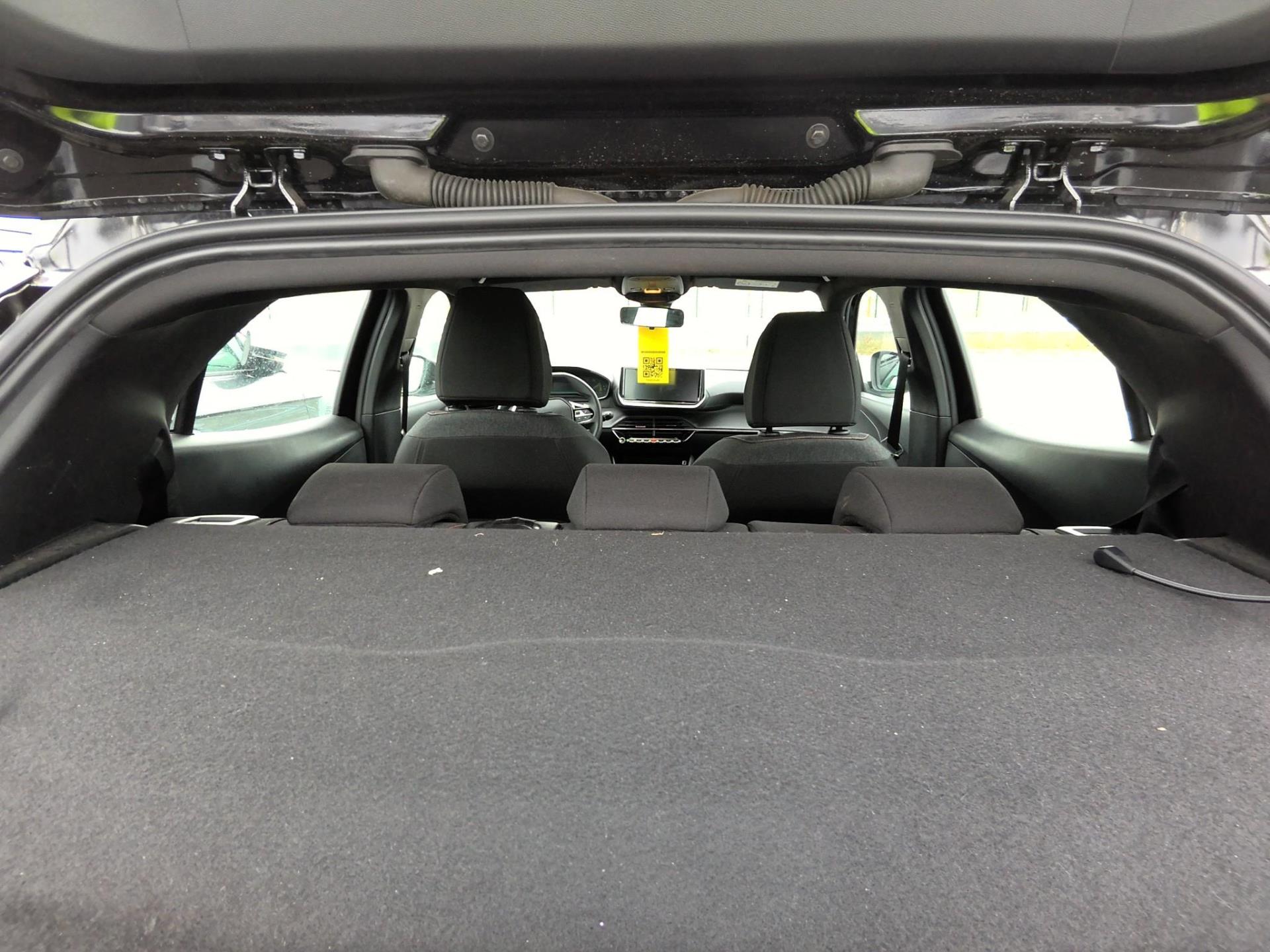 Peugeot 2008 Hybrid 136 e-DCS6 Style 2025
