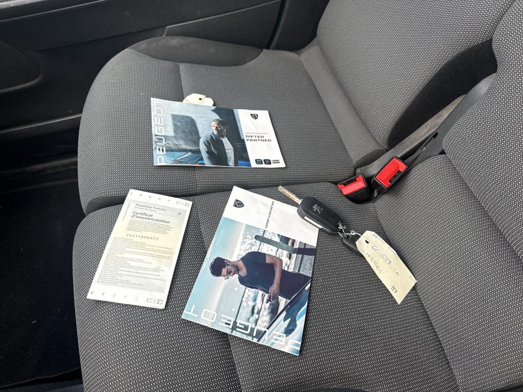 Peugeot PARTNER FOURGON STANDARD 650 KG BLUEHDI 130 S&S EAT8 ASPHALT 2021