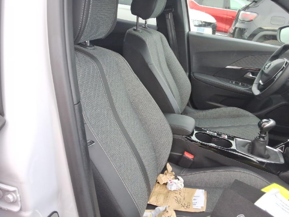 Foto Peugeot 2008 12