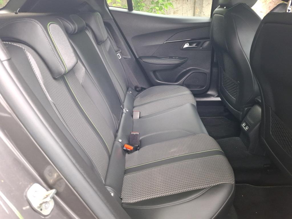 Peugeot 2008 PureTech 130 S&S EAT8 GT 2021