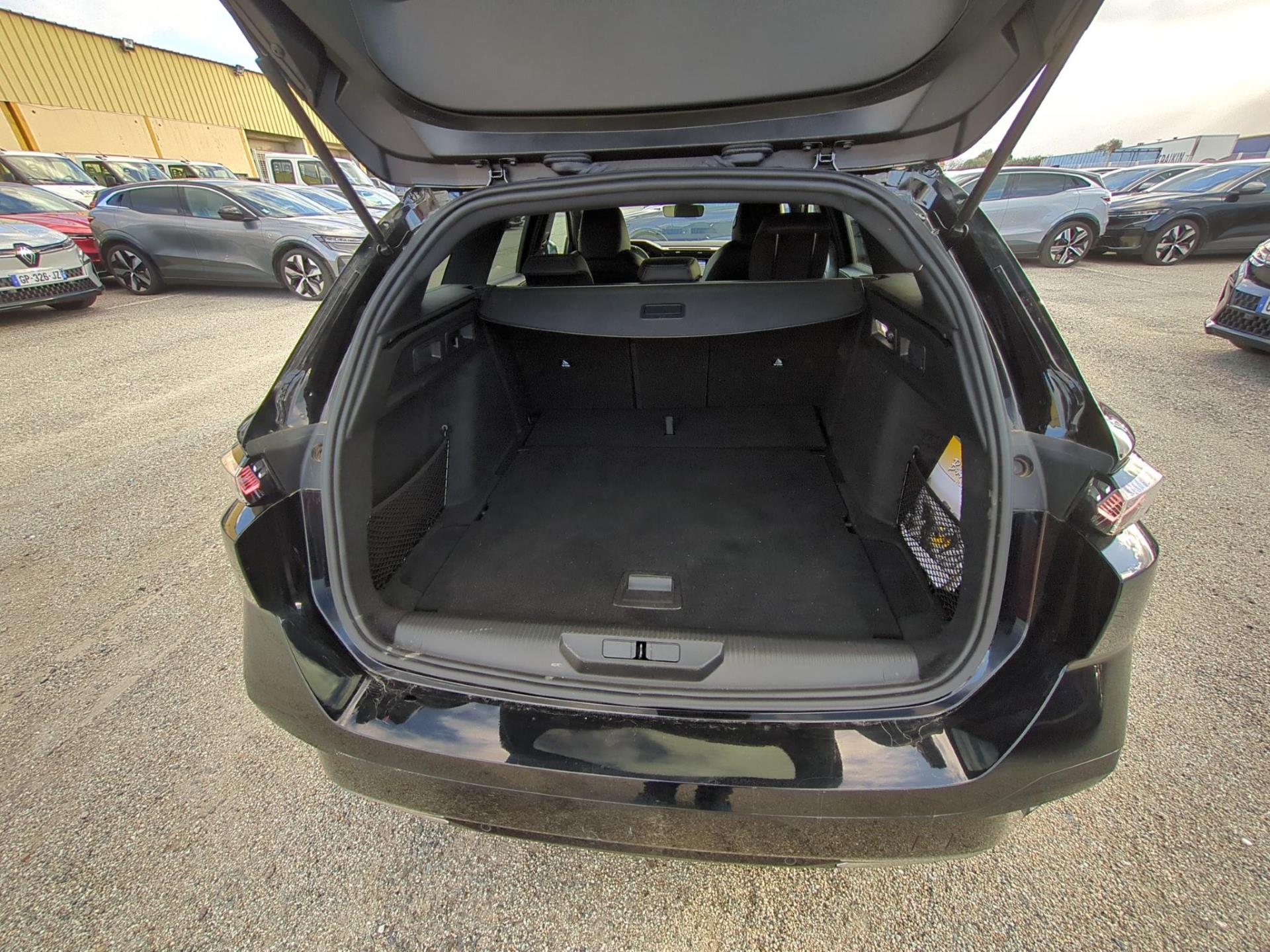 Peugeot 308 SW Hybrid 136 e-DCS6 GT 2024