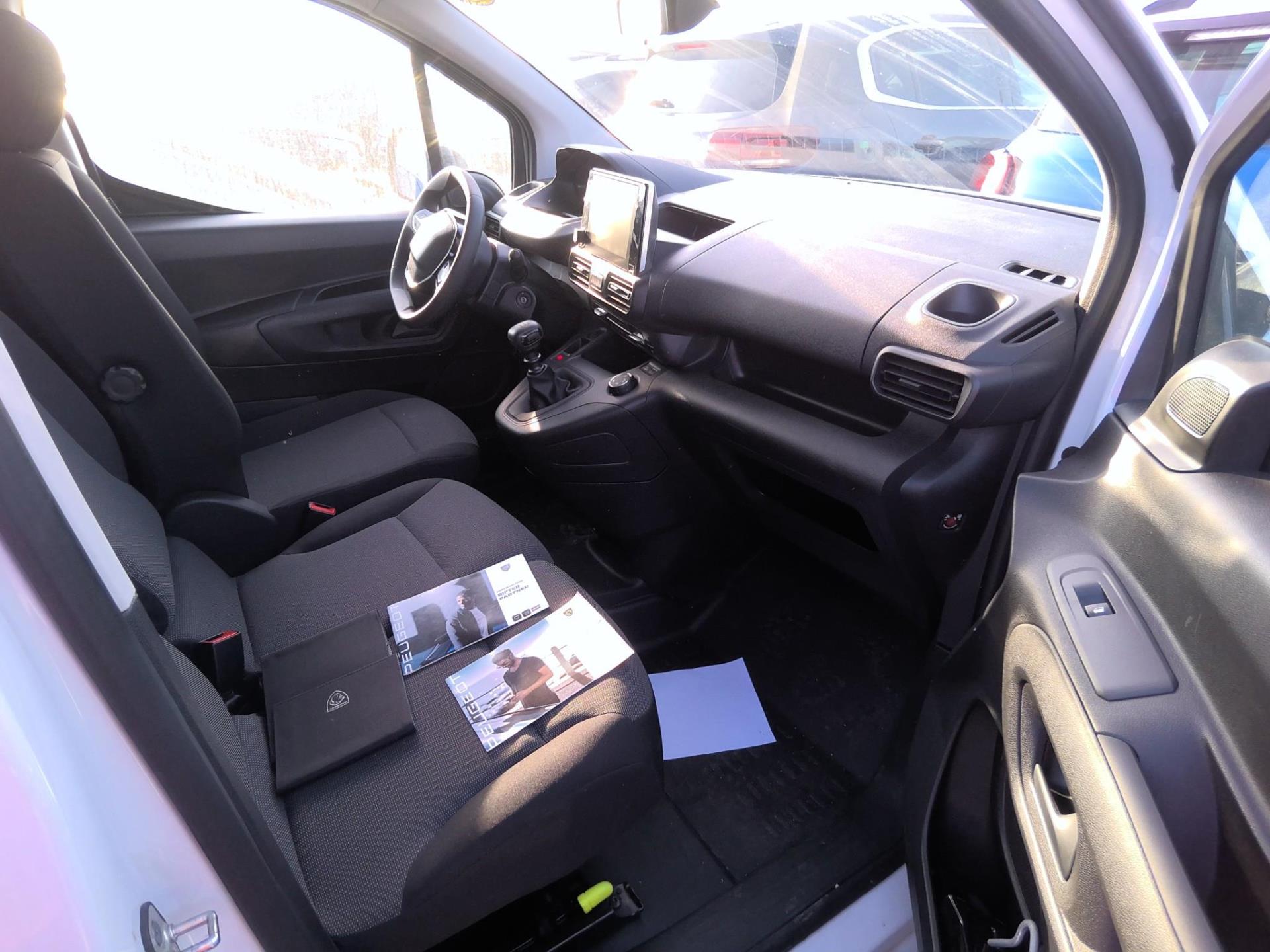 Peugeot PARTNER FOURGON STANDARD 1000 KG BLUEHDI 100 S&S BVM6 PREMIUM 2022