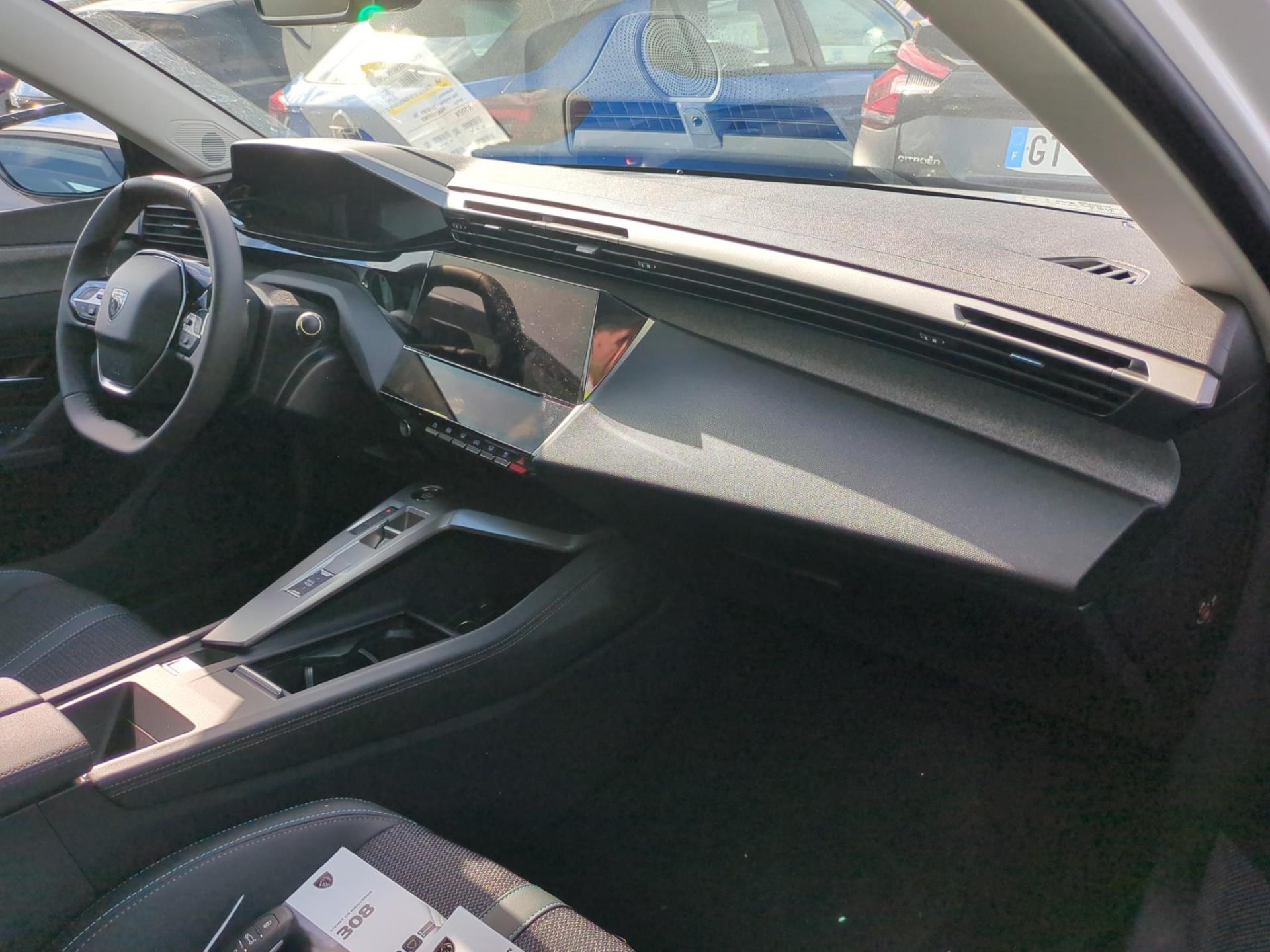Peugeot 308 PHEV 180 e-EAT8 Allure 2024